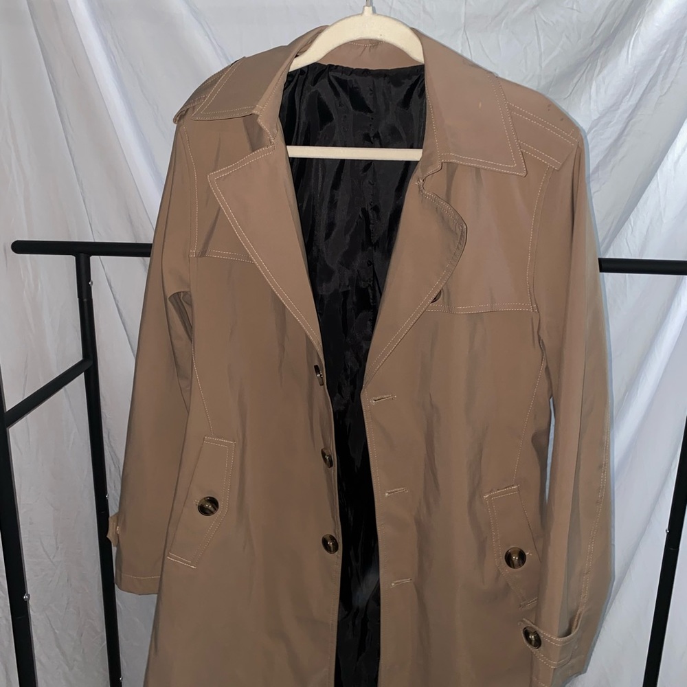 Chic Beige Trench Coat with Button Accents